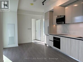 425 Front St E in Toronto, ON - Building Photo - Building Photo