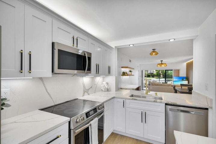 12911 Briarlake Dr in West Palm Beach, FL - Building Photo