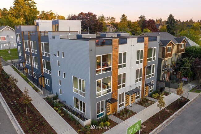 3705 S Dakota St