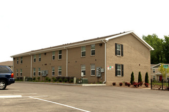 Willow Place Apartments in Louisville, KY - Foto de edificio - Building Photo