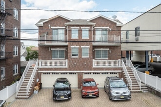 11-17 W Washington Pl in Palisades Park, NJ - Foto de edificio - Building Photo