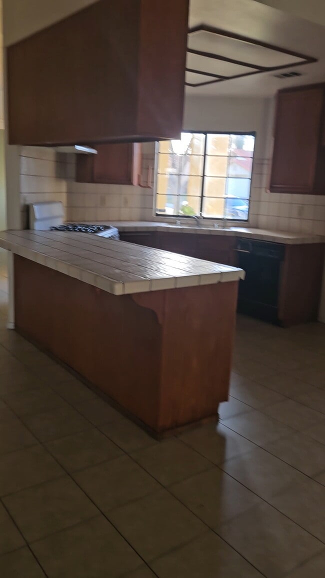 3557 Skyway Ct in Palmdale, CA - Building Photo - Building Photo