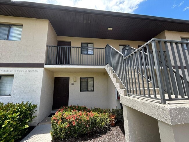 4790 S Cleveland Ave in Ft. Myers, FL - Building Photo - Building Photo