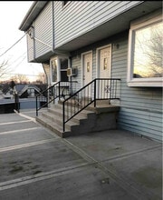 1521 S 33rd St in Milwaukee, WI - Building Photo - Building Photo