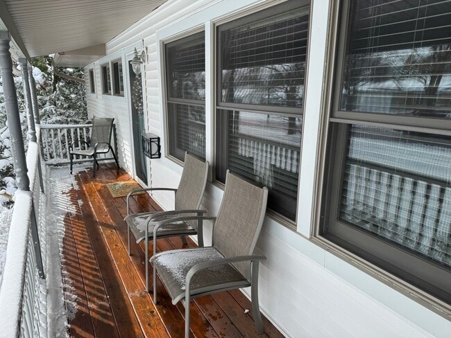 325 Kishwaukee Dr in Sycamore, IL - Building Photo - Building Photo