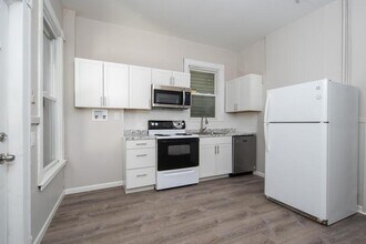 166 6th Ave in Troy, NY - Building Photo - Building Photo