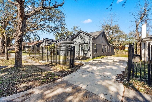 property at 2711 Eagle St