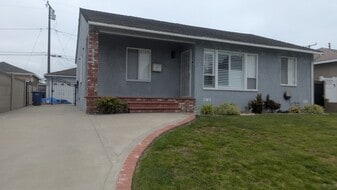 5732 Yearling St in Lakewood, CA - Building Photo