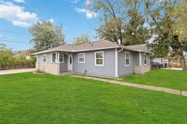 6523 Cherrydale Dr in Houston, TX - Building Photo - Building Photo