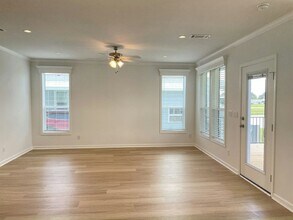 34904 Robins Song Rd in Zephyrhills, FL - Building Photo - Building Photo