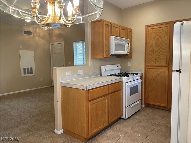 1420 Red Crest Ln in Las Vegas, NV - Building Photo - Building Photo