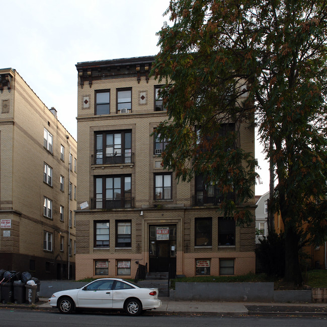 326-328 Park Ave in Newark, NJ - Foto de edificio - Building Photo