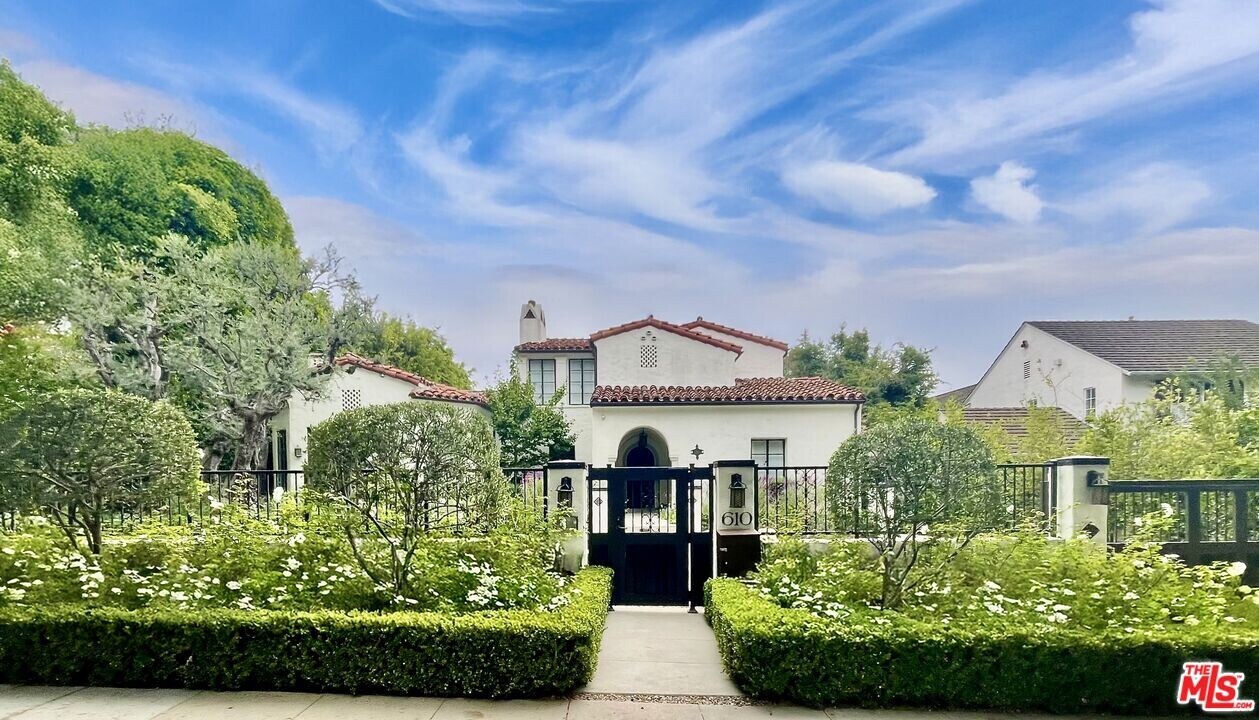 610 N Arden Dr in Beverly Hills, CA - Building Photo