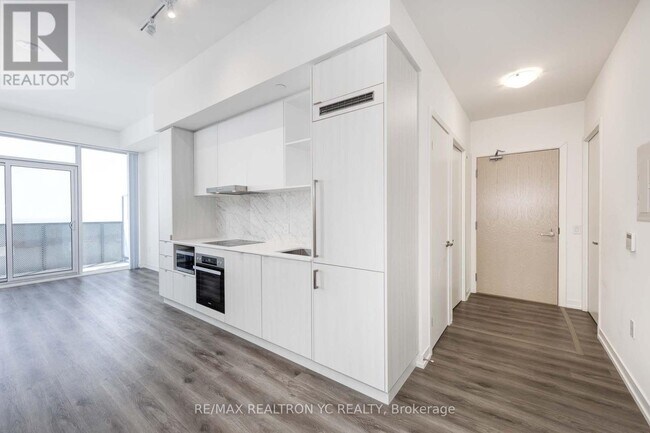 138-6138 Downes St in Toronto, ON - Building Photo - Building Photo
