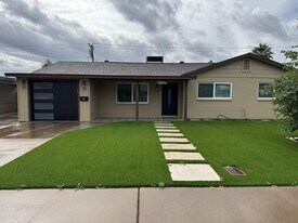 6843 E Loma Land Dr in Scottsdale, AZ - Building Photo