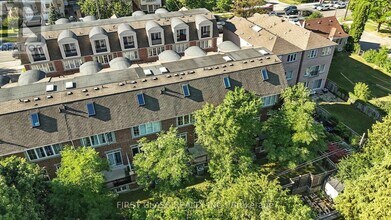 23 Slingsby Ln in Toronto, ON - Building Photo - Building Photo