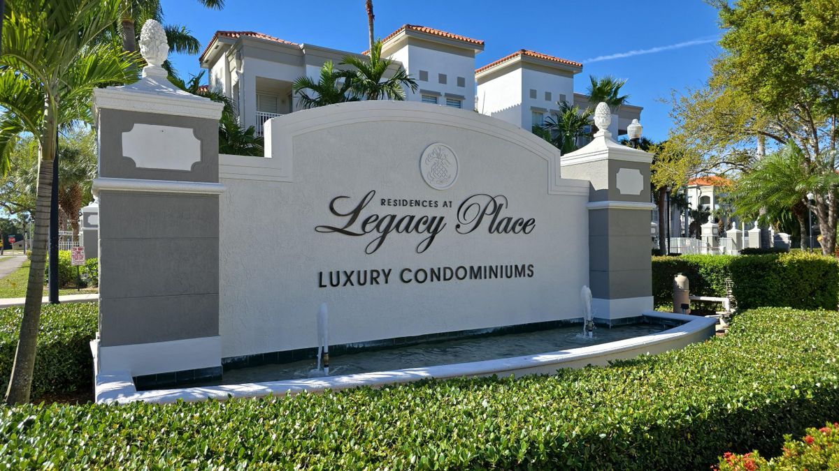 11032 Legacy Dr in Palm Beach Gardens, FL - Building Photo