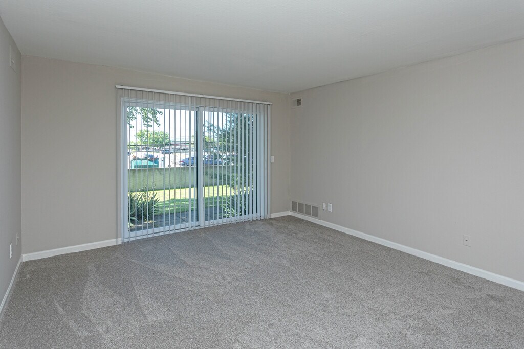 Essex at Hampton Apartments in Rochester Hills, MI