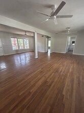 134 E Hillcrest Dr in San Marcos, TX - Building Photo - Building Photo