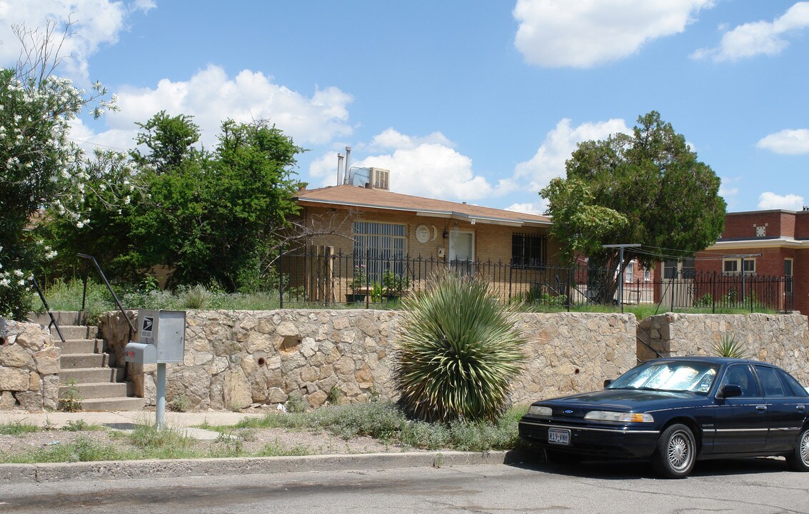 1200 N Ochoa St in El Paso, TX - Building Photo