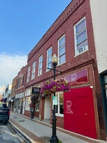 31-33 W New York St in Aurora, IL - Building Photo