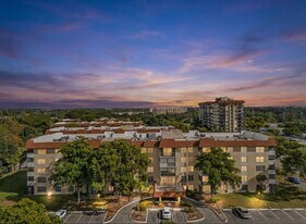 4172 Inverrary Dr, Unit 304 in Lauderhill, FL - Building Photo