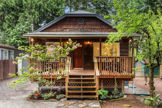 property at 15516 10th Ave NE