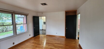 6330 9th Ave in Sacramento, CA - Building Photo - Building Photo