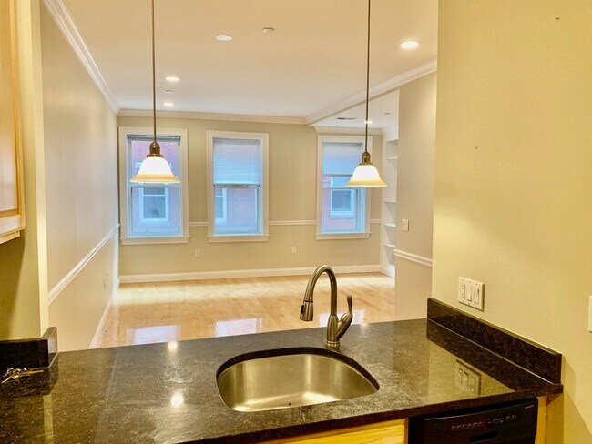 33 N Bennet St, Unit APT2 in Boston, MA - Building Photo - Building Photo