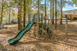 Spivey Crossing Apartments in Ellenwood, GA - Foto de edificio - Building Photo