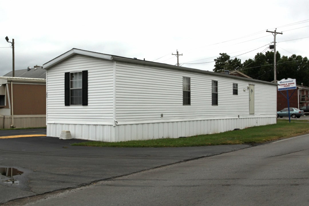 Convenient Mobile Park in Jeffersonville, IN - Building Photo