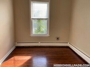 119 George St, Unit 2 in Boston, MA - Foto de edificio - Building Photo