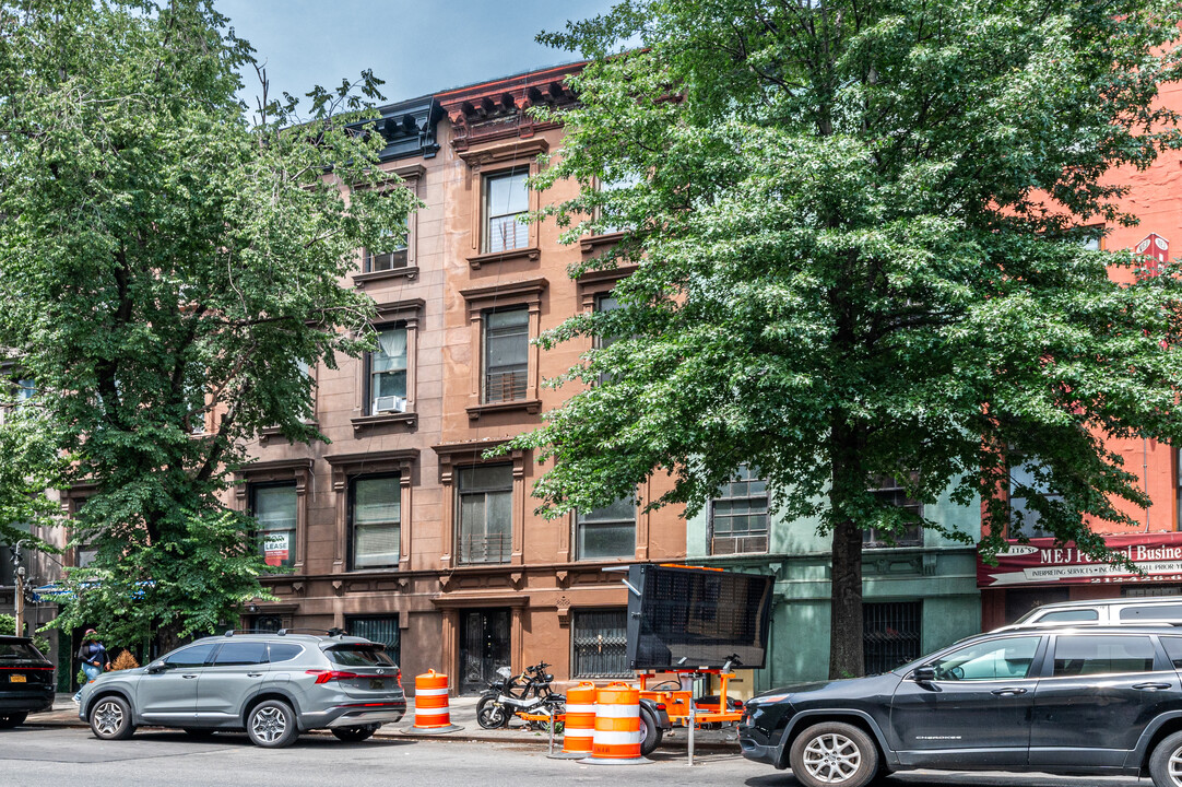 241 E 116th St in New York, NY - Building Photo