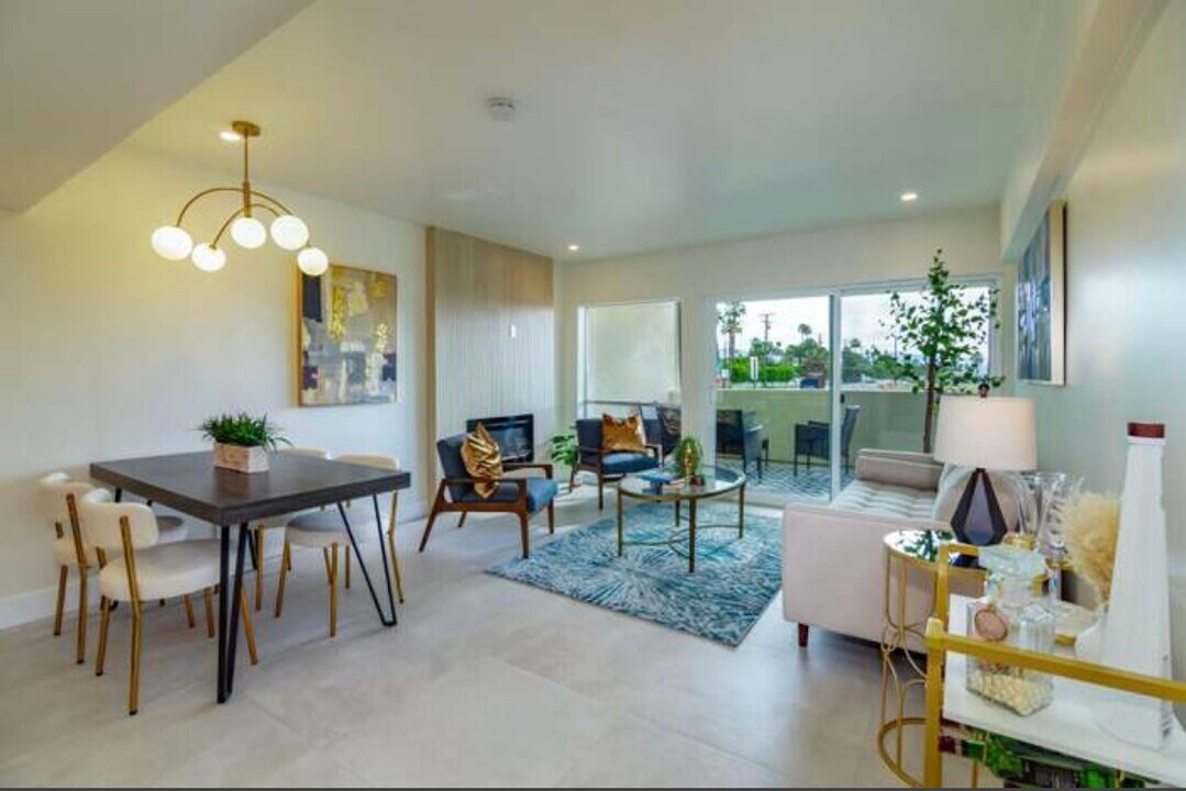 277 E Alejo Rd, Unit 112 in Palm Springs, CA - Building Photo