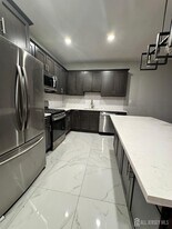 61 N Grove St in East Orange, NJ - Building Photo