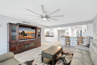 3000 NE 48th Ct, Unit #101 First Floor in Lighthouse Point, FL - Building Photo - Building Photo