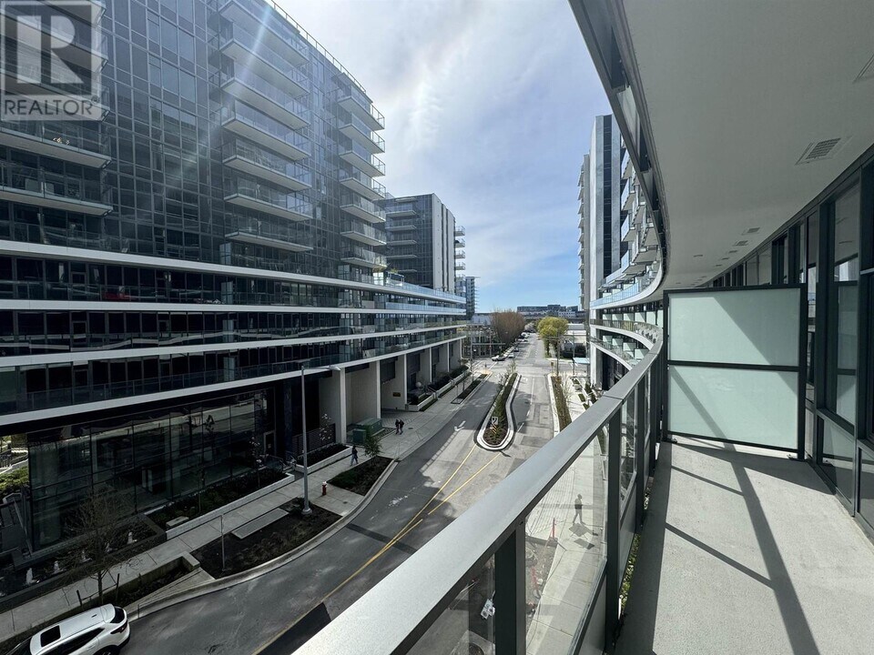 8671-8671 Hazelbridge Wy in Richmond, BC - Building Photo
