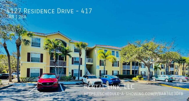 4127 Residence Drive in Ft. Myers, FL - Foto de edificio - Building Photo