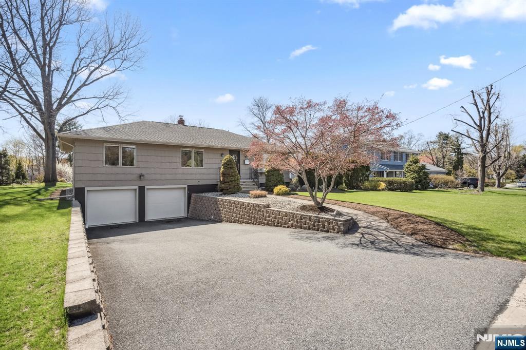 722 Prospect St in Glen Rock, NJ - Building Photo