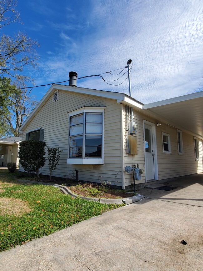 289 E Shannon Ln in Harahan, LA - Foto de edificio - Building Photo