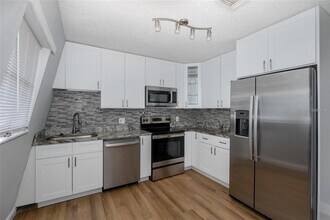 5750 Virginia Ave in New Port Richey, FL - Building Photo - Building Photo