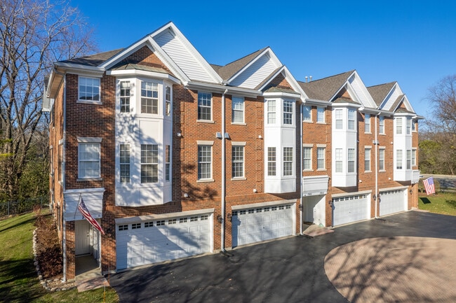 775-788 W Northwest Hwy