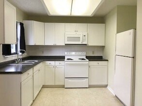 330 Webb St in De Leon Springs, FL - Building Photo - Building Photo