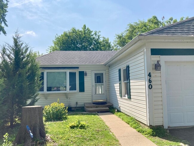 460 Dover Dr in Roselle, IL - Building Photo - Building Photo