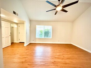 1582 Calle Enrique in Pleasanton, CA - Foto de edificio - Building Photo