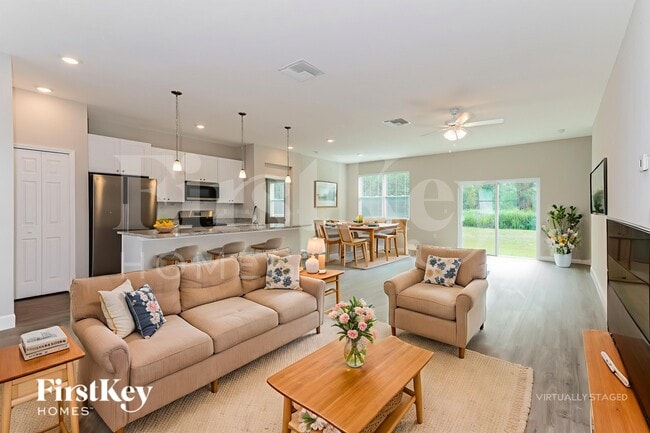 116 Lamarque St in Palm Bay, FL - Foto de edificio - Building Photo