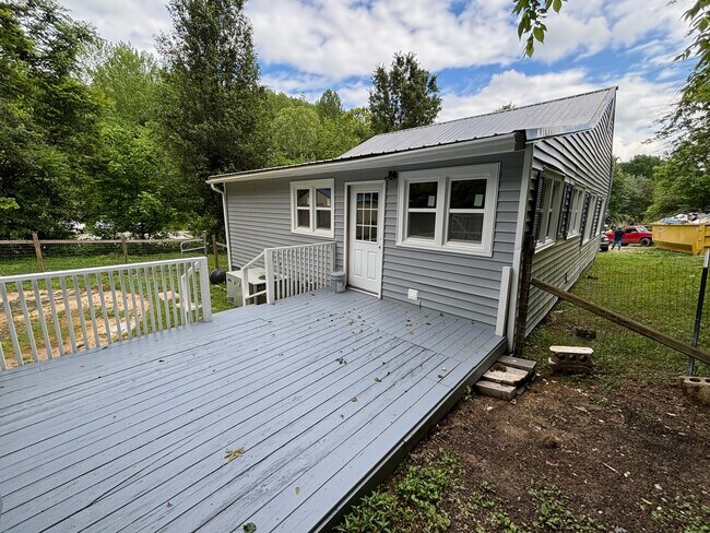 2692 Marble Hill Rd in Belvidere, TN - Building Photo - Building Photo