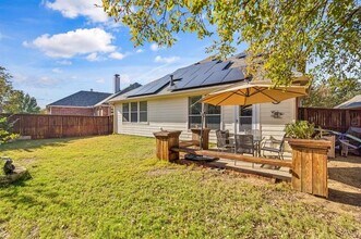 1370 Meadows Ave in Lantana, TX - Building Photo - Building Photo