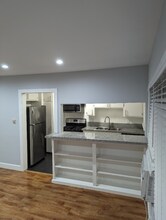 7062 Lanewood Ave in Los Angeles, CA - Foto de edificio - Building Photo