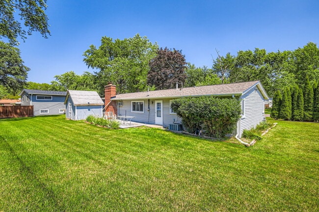 36180 N Grandwood Dr in Gurnee, IL - Building Photo - Building Photo